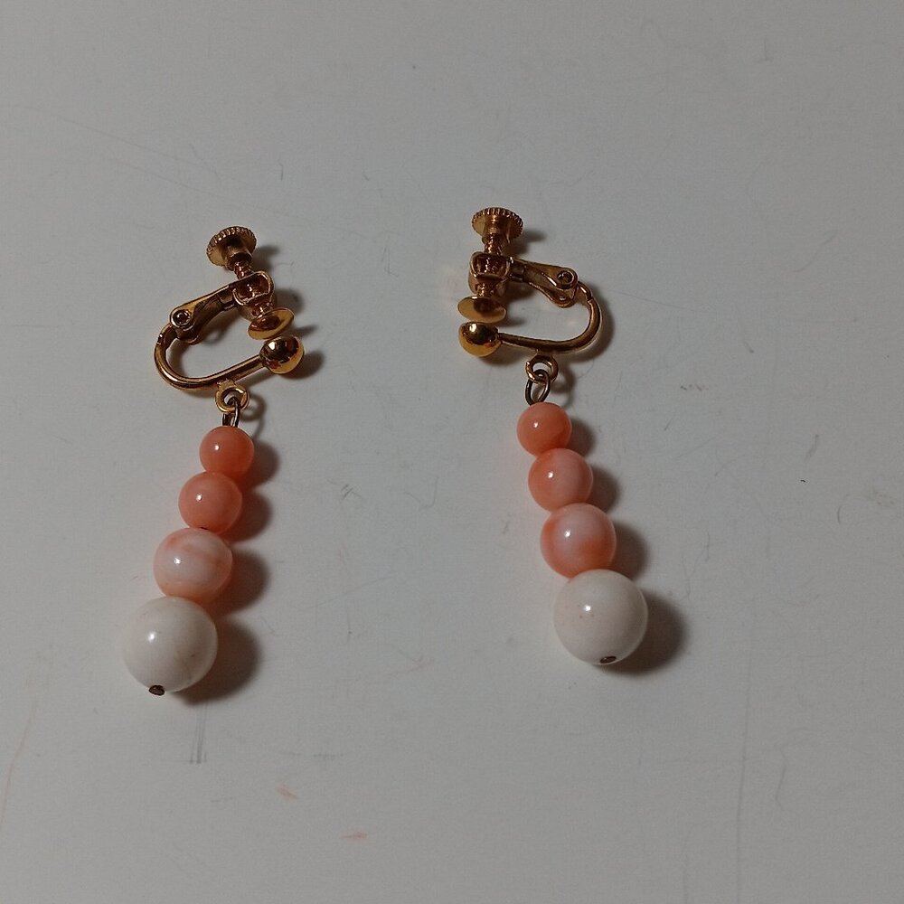 Vintage gold tone coral bead drop clip-on earring